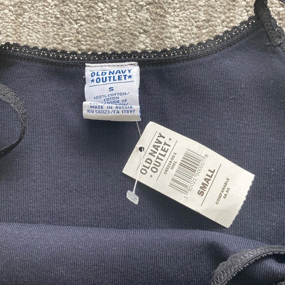 Old Navy Combo Pack of Tank Tops - Picture 9 of 9